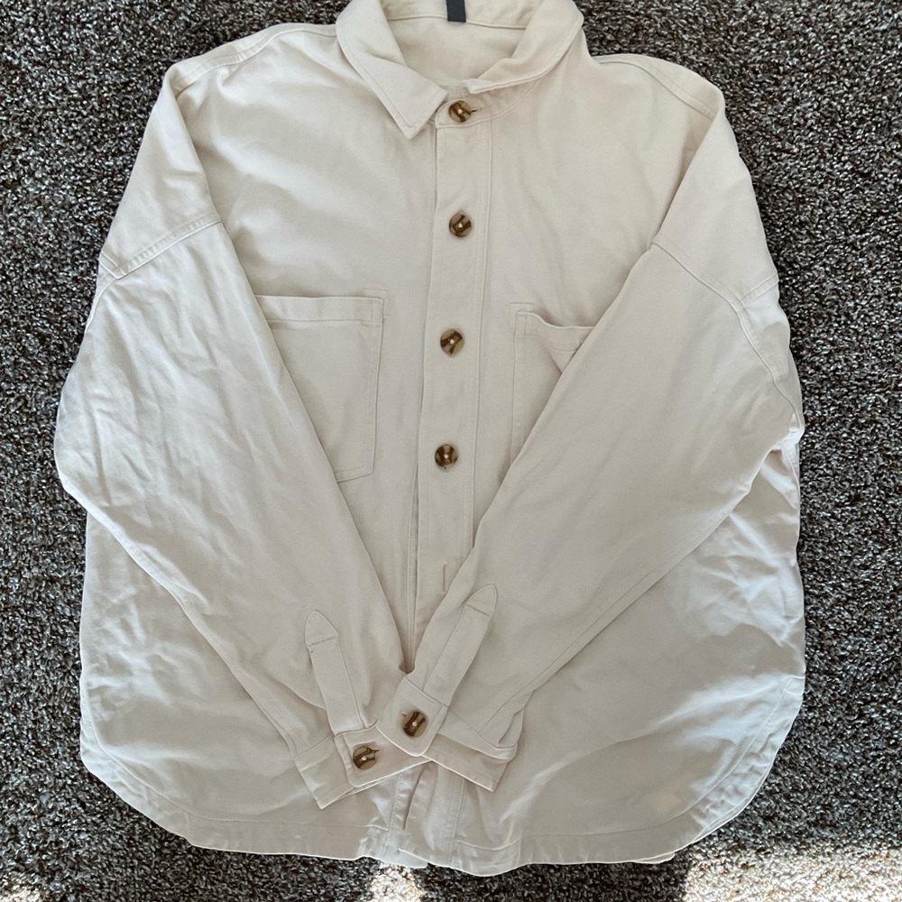 Vuori women’s Light Tan Button-Up shirt